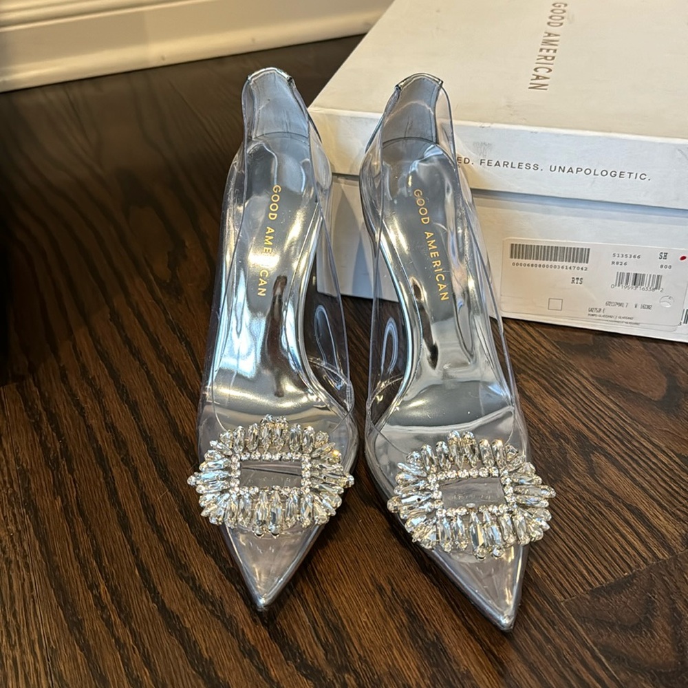 Good American Cindarella pump